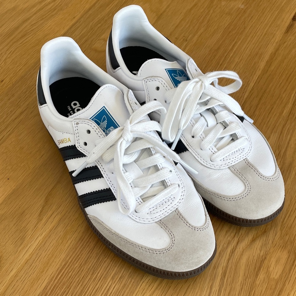 Adidas Samba OG Sneakers
EUC. Worn once. 
Size: M 5.5 / W 6.5